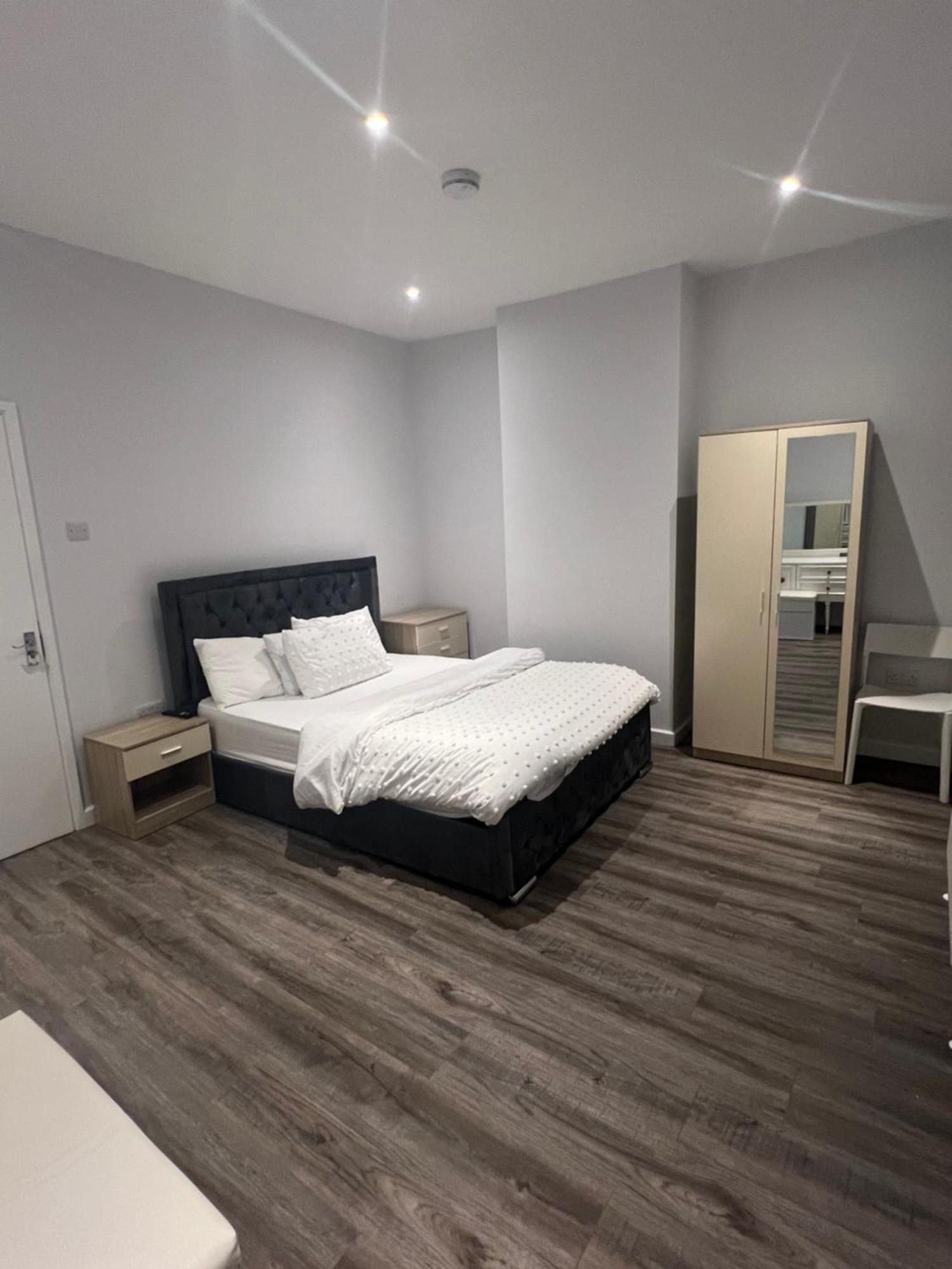 Spencer Bridge Rooms By Afl Northampton Exteriör bild